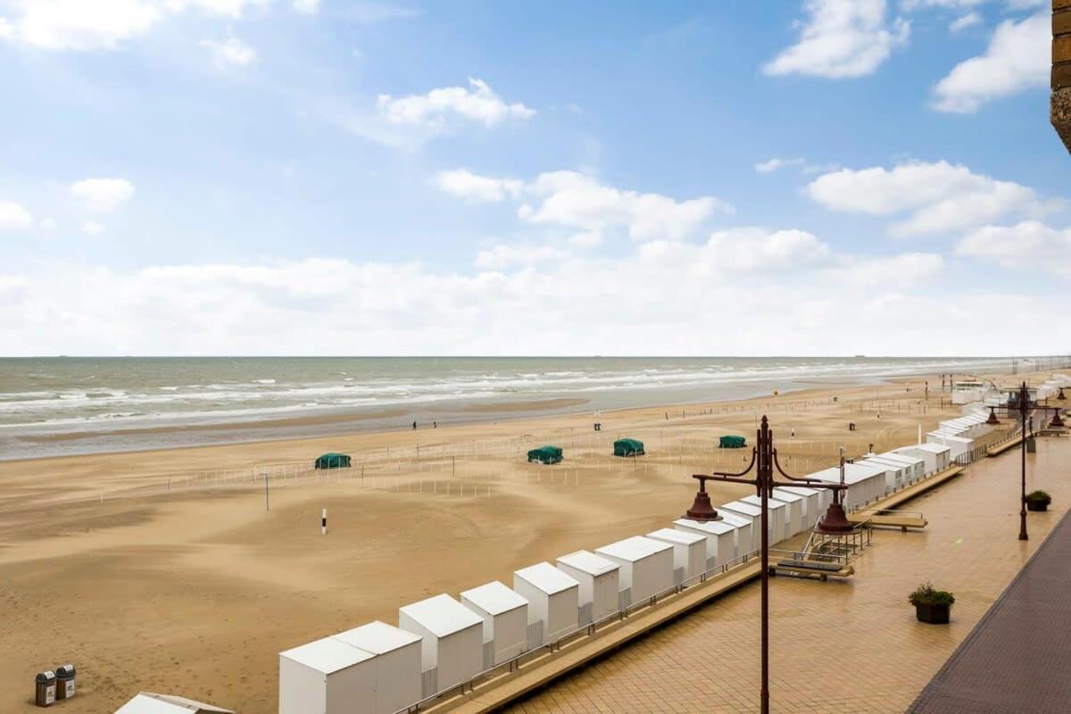 Huswell - Majestic Apartment With Breathtaking Sea View De Haan Exterior photo