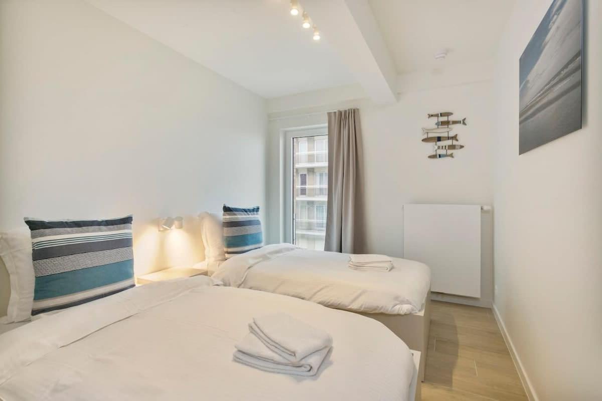 Huswell - Majestic Apartment With Breathtaking Sea View De Haan Exterior photo