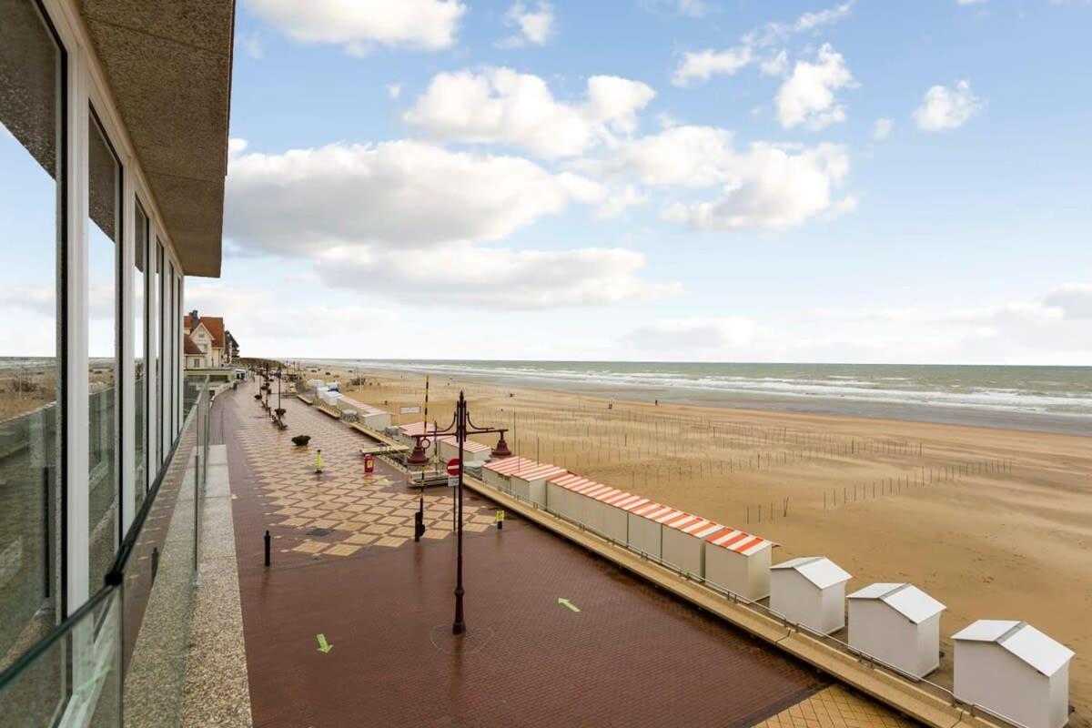 Huswell - Majestic Apartment With Breathtaking Sea View De Haan Exterior photo